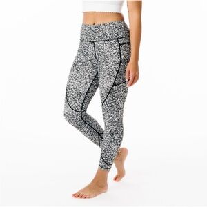 ZYIA Active Black Pocket Mosiac Mid-Rise 7/8 Leggings size 14/16